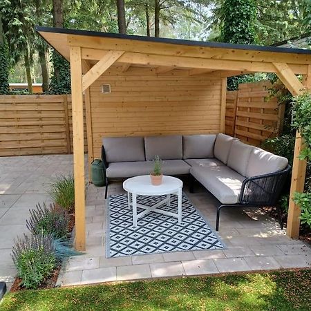 Boshuis Met Grote Tuin I Vakantiepark Met Zwembad هونديرلو المظهر الخارجي الصورة